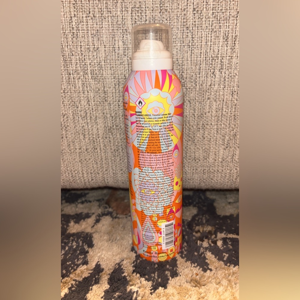 Amika Perk Up Dry Shampoo - Picture 2 of 2